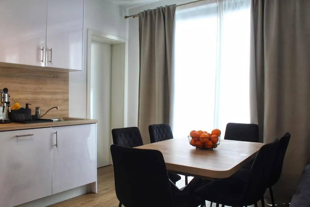 Fabulous Apartment With Spacious Garden Zára