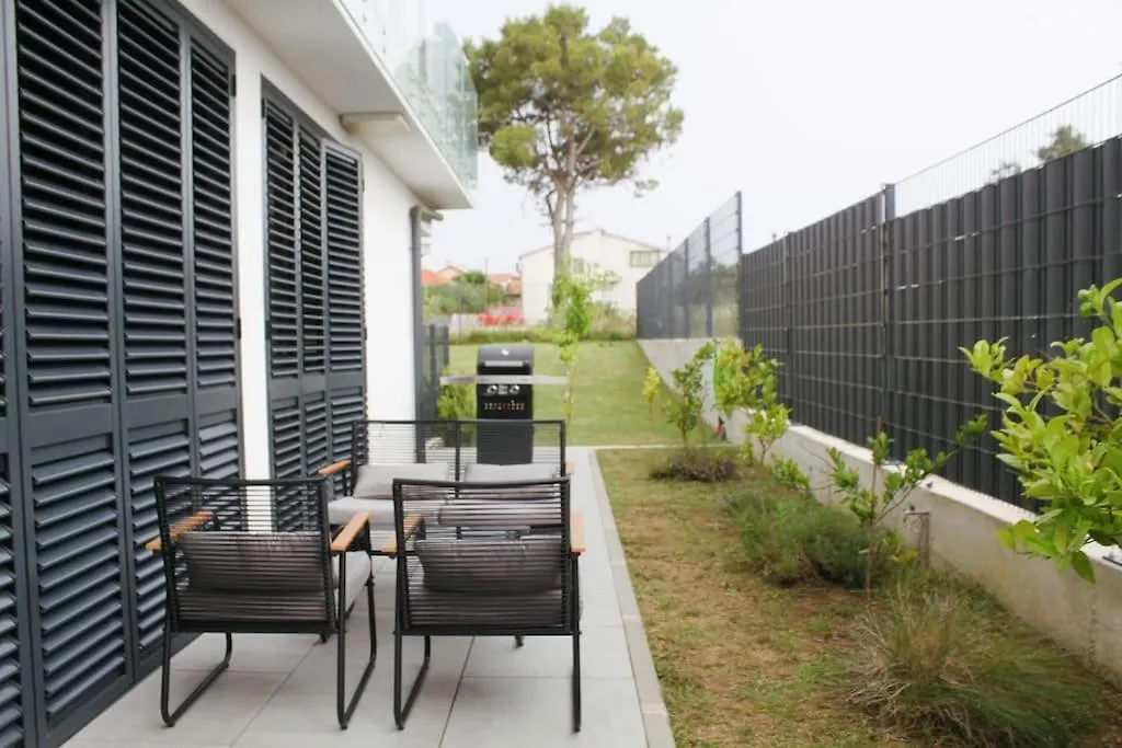 Fabulous Apartment With Spacious Garden Zára