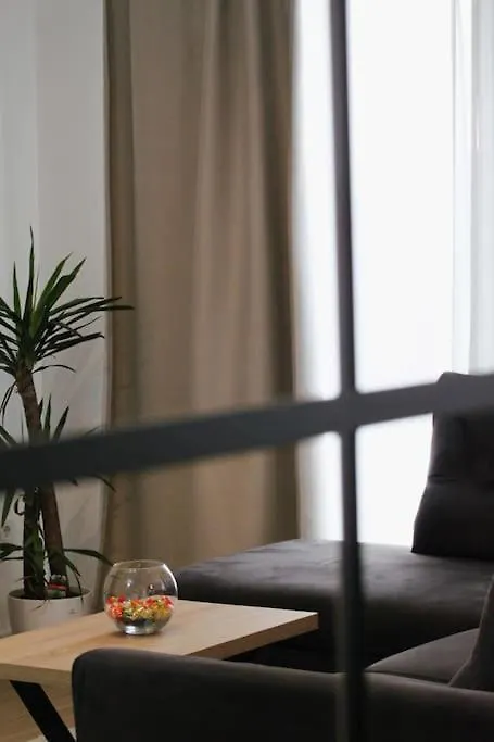 Fabulous Apartment With Spacious Garden Zára